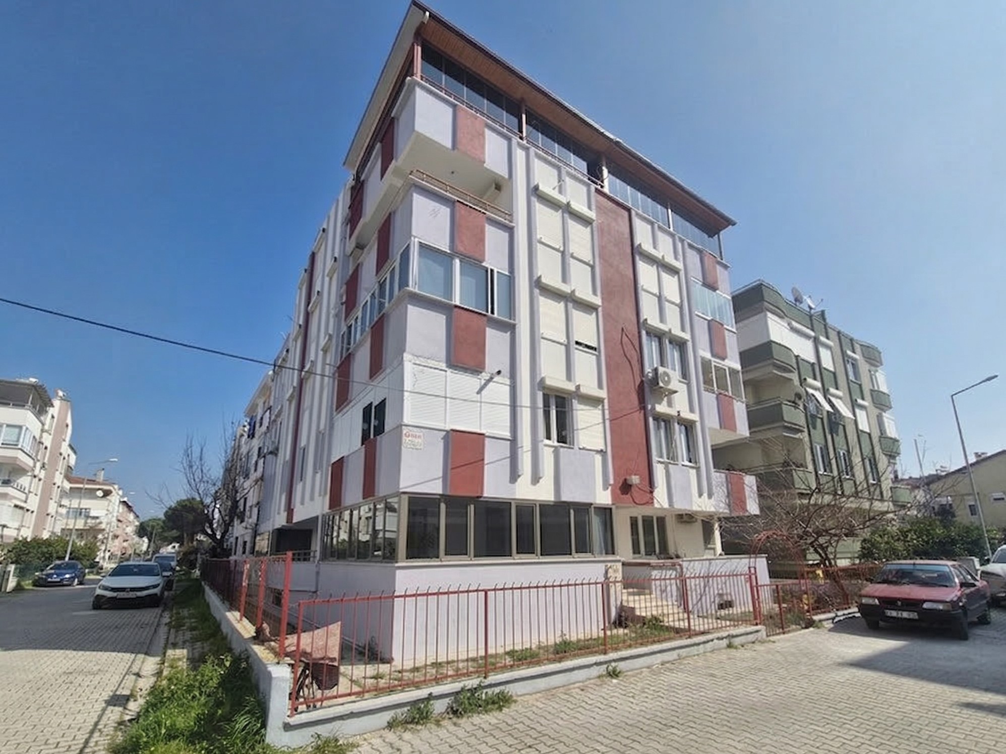 AKÇAY İKİZÇAY ÇİFT BALKONLU VE MASRAFSIZ 2+1 DAİRE