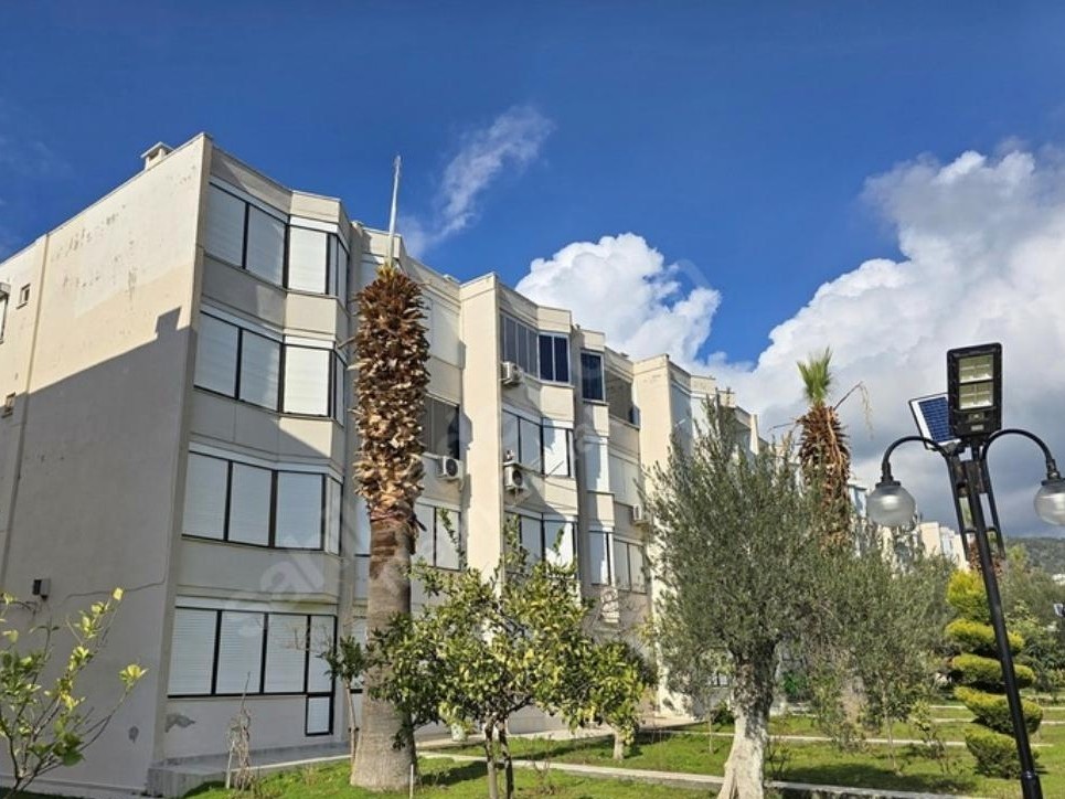 EDREMİT ALTINOLUK DENİZE 250  METRE SATILIK 2+1 YAZLIK