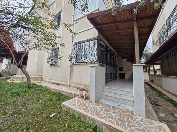 ALTINOLUK SİTE İÇERİSİNDE TRİPLEKS VİLLA